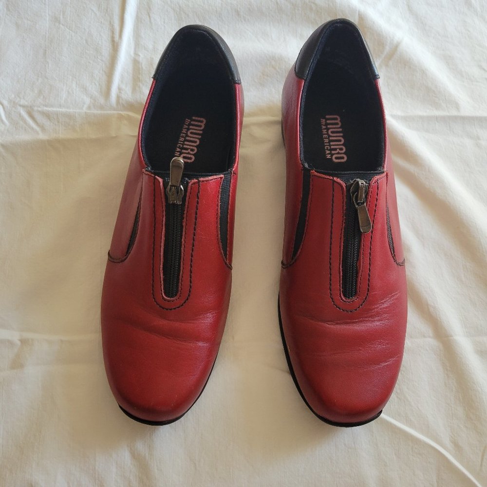 Women's Munro brand red shoes